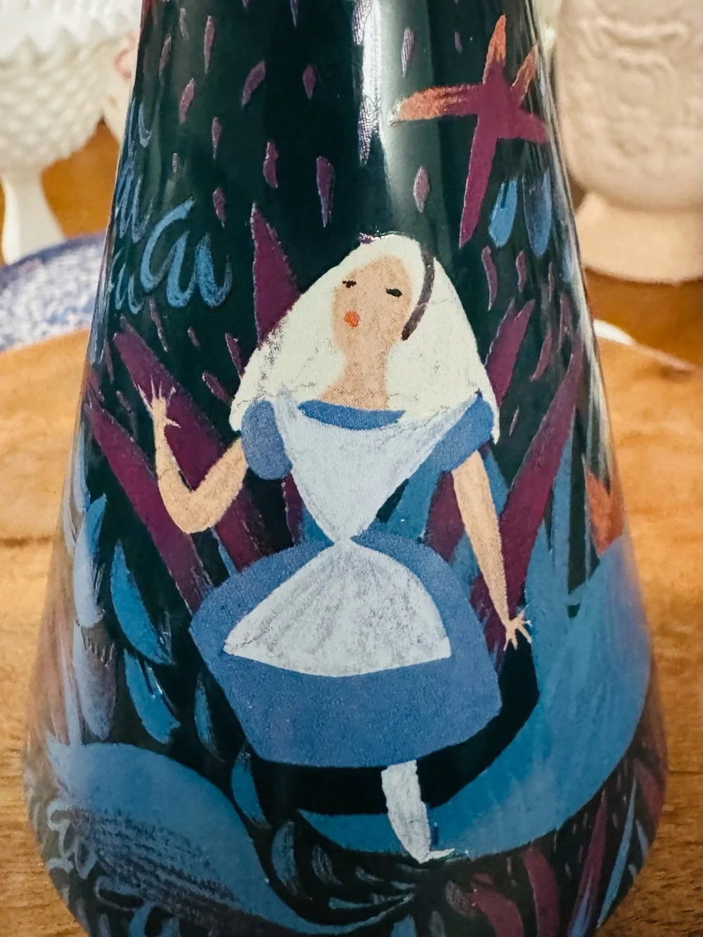 ✨Disney Alice in Wonderland 70th anniversary vase✨